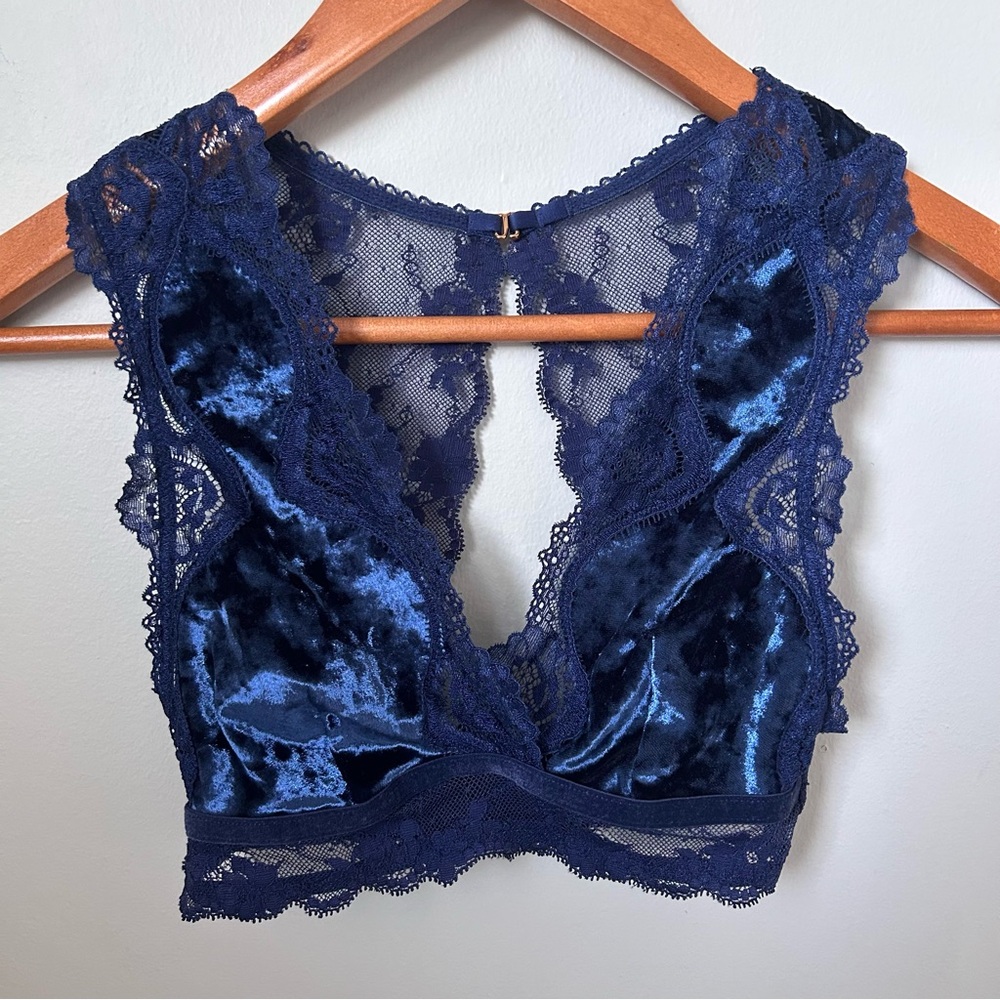 Victoria's Secret Deep Blue Lace Velour Bralette in XS